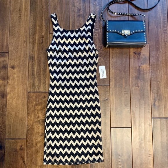 *SOLD* π Forever 21 Dress β¨ - Picture 2 of 4